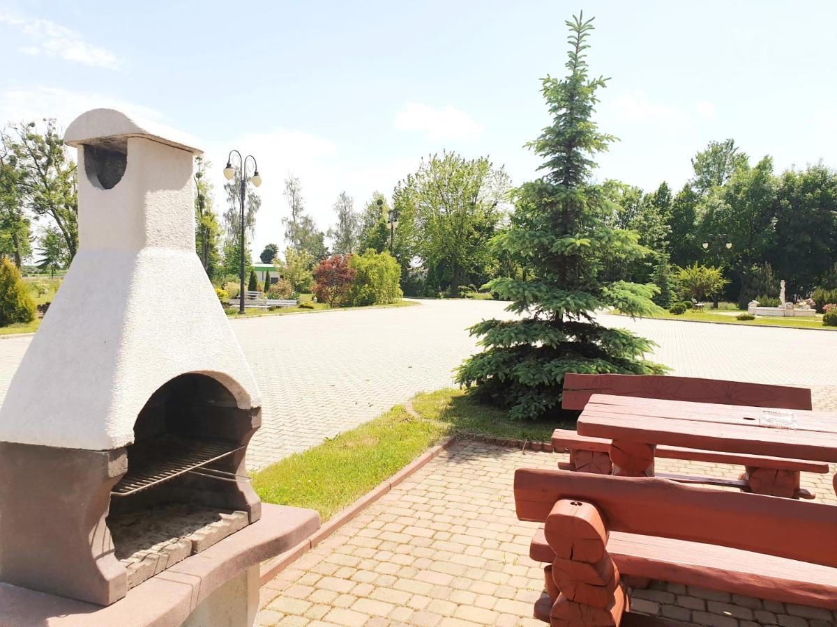Willa Park Ostrowiec Swietokrzyski Luaran gambar