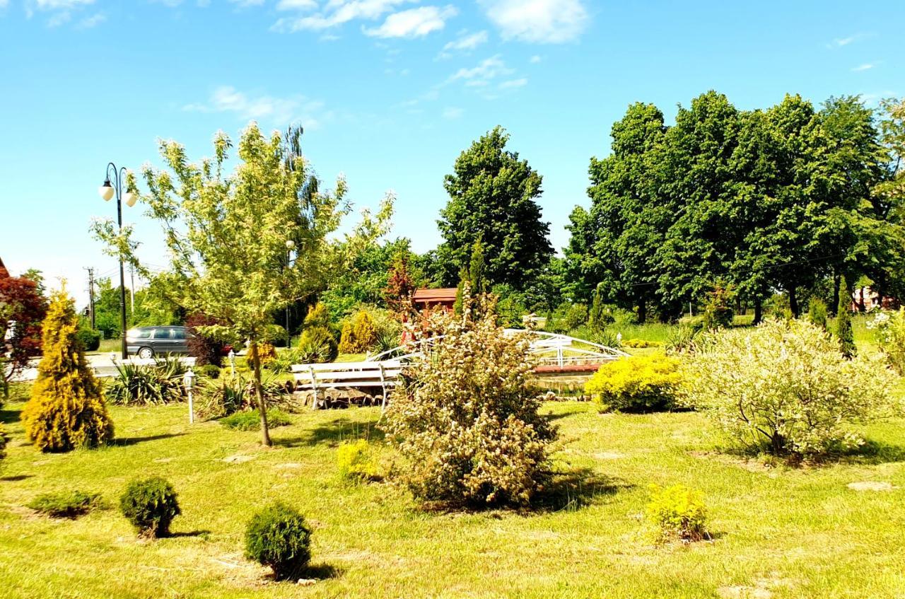 Willa Park Ostrowiec Swietokrzyski Luaran gambar
