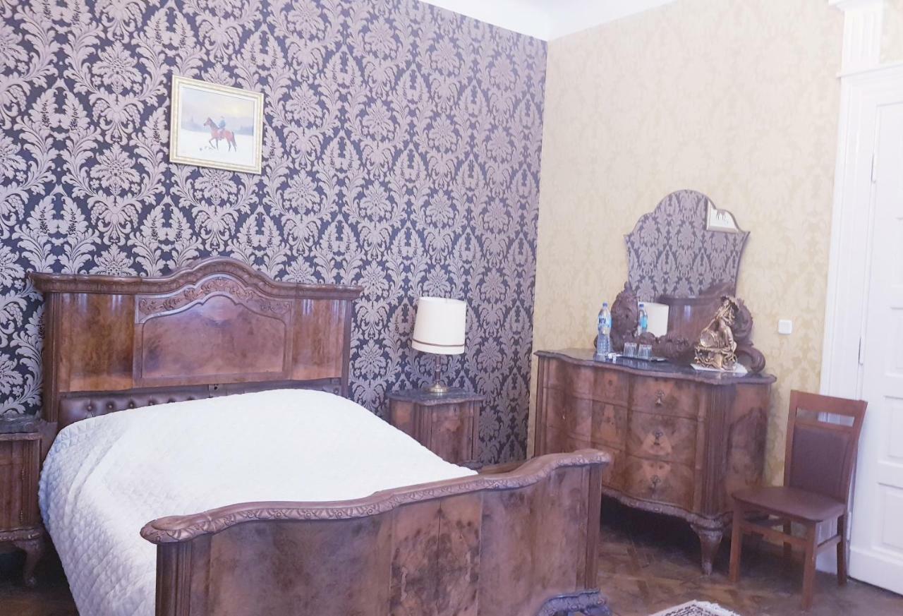 Willa Park Ostrowiec Swietokrzyski Luaran gambar